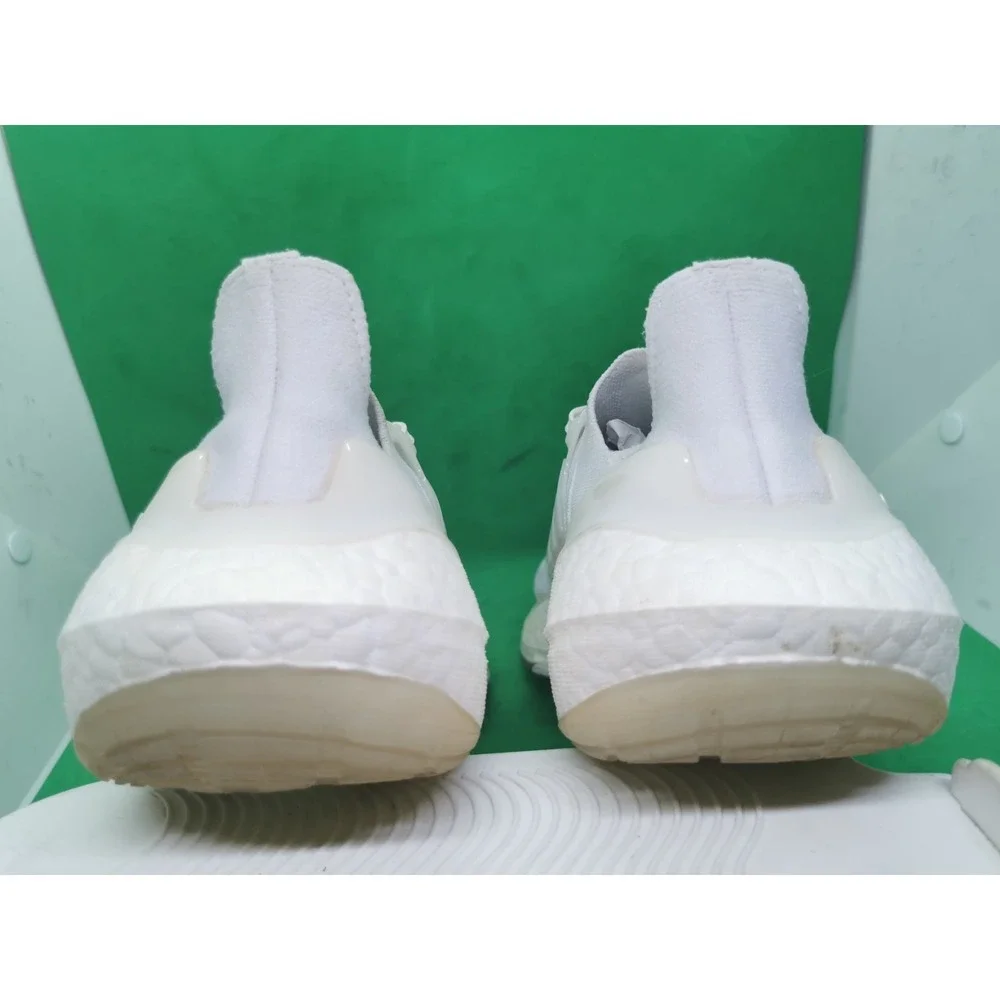 Adidas Ultraboost 22 Women's Cloud White/Cloud White/Crystal White Size  8